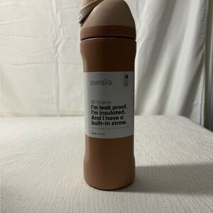 Owala Insulated Water Bottle with Straw 24oz - NWT
